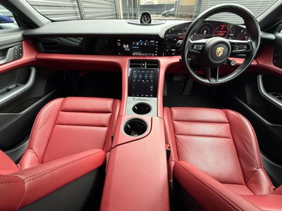2024 Porsche TAYCAN — миниатюра 2