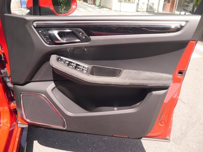 صورة مصغرة 30 لـ 2018 Porsche MACAN