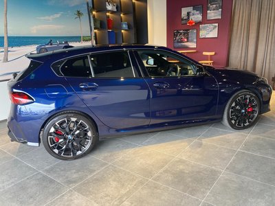 2025 BMW 1 SERIES 照片 8