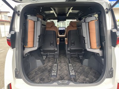 صورة 34 لـ 2024 Toyota VELLFIRE