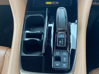 صورة 60 لـ 2024 Toyota VELLFIRE