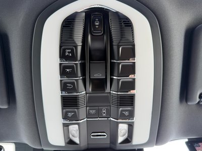 صورة مصغرة 28 لـ 2023 Porsche MACAN