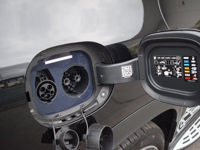 2025 Mercedes-BENZ EQE photo 12