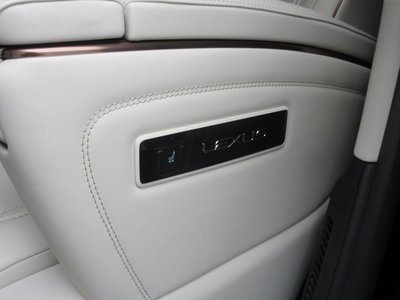 2025 Lexus LM thumbnail 36