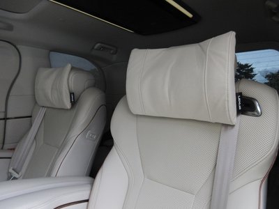 2025 Lexus LM thumbnail 35