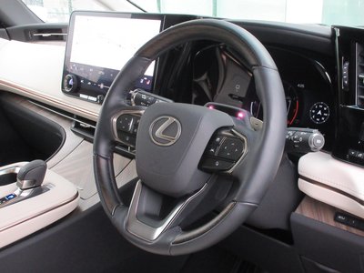 2025 Lexus LM thumbnail 53