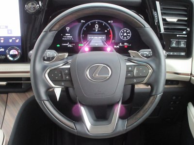 2025 Lexus LM thumbnail 54