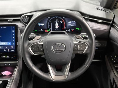صورة 28 لـ 2024 Lexus LBX