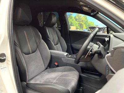 صورة 8 لـ 2024 Lexus LBX