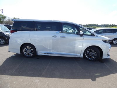 صورة 4 لـ 2024 Toyota ALPHARD