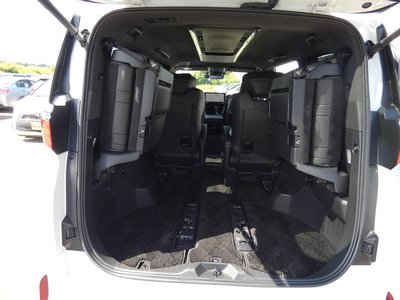صورة 13 لـ 2024 Toyota ALPHARD