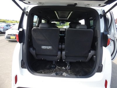 صورة 12 لـ 2024 Toyota ALPHARD