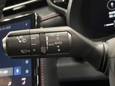 2025 Lexus LBX thumbnail 44