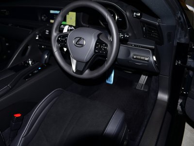 صورة مصغرة 16 لـ 2018 Lexus LC