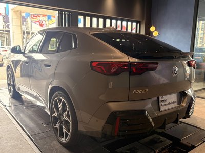 2026 BMW IX2 — миниатюра 11