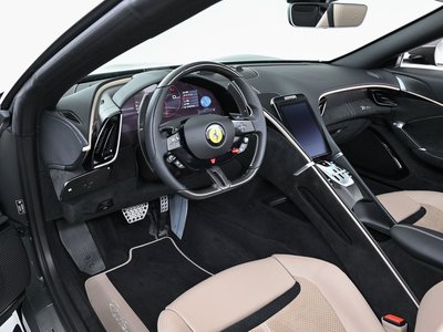 صورة 3 لـ 2025 Ferrari ROMA SPIDER
