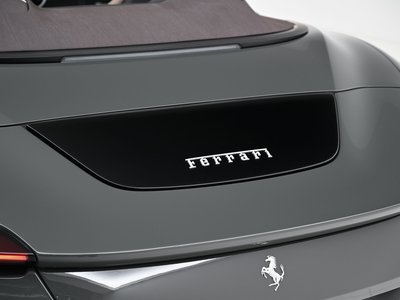 صورة 16 لـ 2025 Ferrari ROMA SPIDER