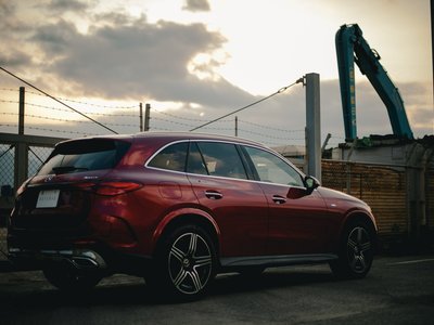 2025 Mercedes-BENZ GLC photo 6