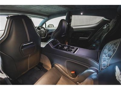 صورة مصغرة 31 لـ 2015 Aston Martin RAPIDE