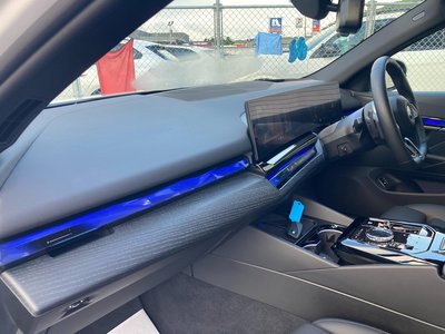 2025 BMW 5 SERIES TOURING photo 13