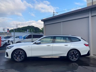 2025 BMW 5 SERIES TOURING photo 5
