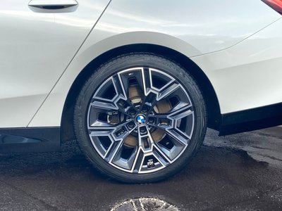 2025 BMW 5 SERIES TOURING photo 7