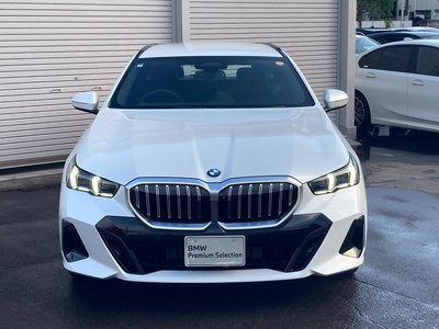 2025 BMW 5 SERIES TOURING photo 3