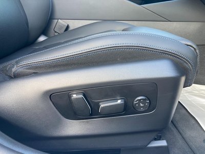 2025 BMW 5 SERIES TOURING thumbnail 22