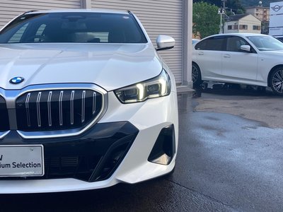 2025 BMW 5 SERIES TOURING photo 4