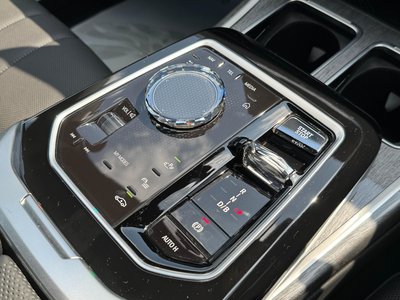 2025 BMW I7 thumbnail 36