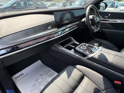 2025 BMW I7 thumbnail 42