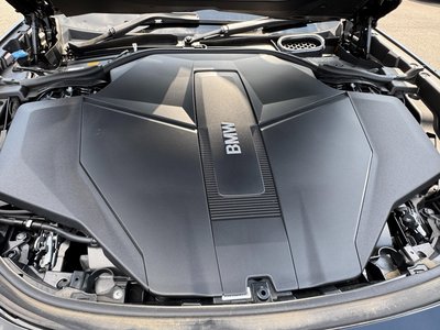 2025 BMW I7 thumbnail 50