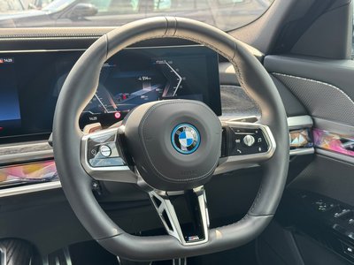 2025 BMW I7 thumbnail 18