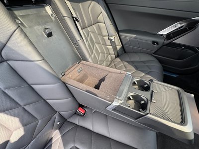 2025 BMW I7 thumbnail 44