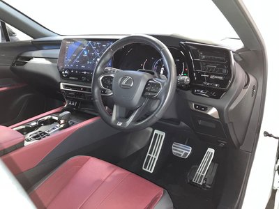 2023 Lexus RX photo 4