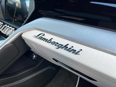 صورة 68 لـ 2019 Lamborghini URUS