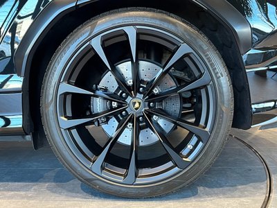 صورة 39 لـ 2019 Lamborghini URUS
