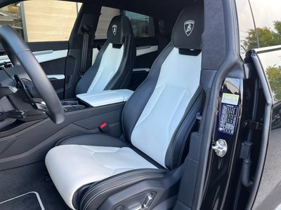 صورة 8 لـ 2019 Lamborghini URUS