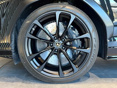 صورة 40 لـ 2019 Lamborghini URUS
