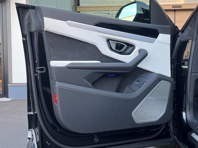 صورة 65 لـ 2019 Lamborghini URUS