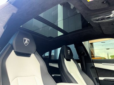 صورة 9 لـ 2019 Lamborghini URUS
