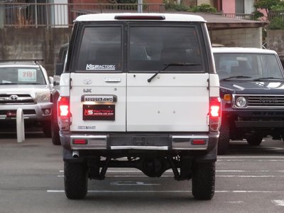 2000 Toyota LAND CRUISER 70 thumbnail 24
