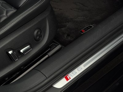 2014 AUDI RS6 AVANT 照片 37