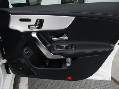 2025 Mercedes-BENZ CLA thumbnail 21