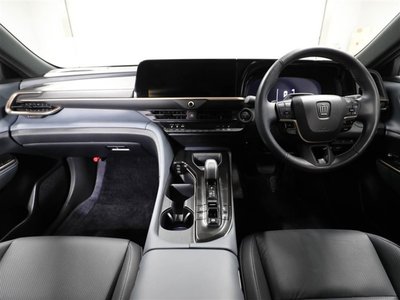 صورة 18 لـ 2025 Toyota CROWN ESTATE