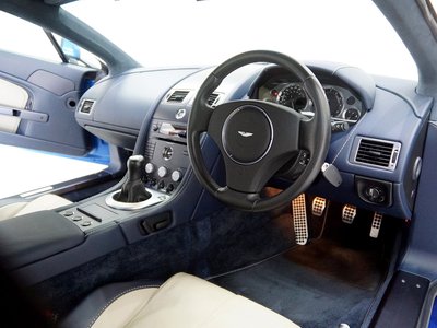 2008 Aston Martin V8 照片 3