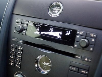 2008 Aston Martin V8 照片 25