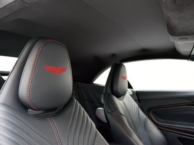 صورة 15 لـ 2022 Aston Martin DB11 VOLANTE