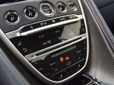 صورة مصغرة 17 لـ 2022 Aston Martin DB11 VOLANTE