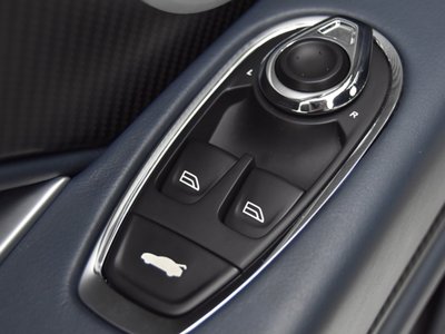 صورة مصغرة 25 لـ 2022 Aston Martin DB11 VOLANTE